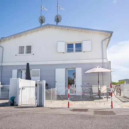 Villa Guesthost - Ravenna Bright & Renewed Villino