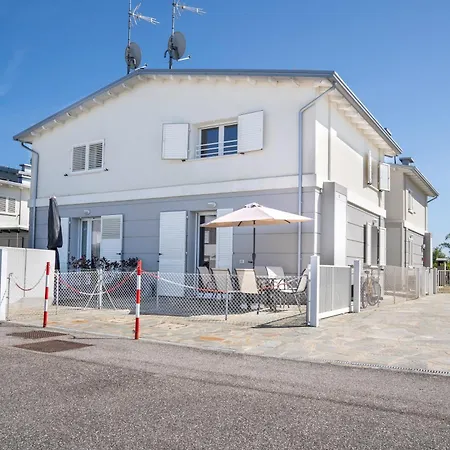 ヴィラ Guesthost - Ravenna Bright & Renewed Villino プンタ・マリーナ