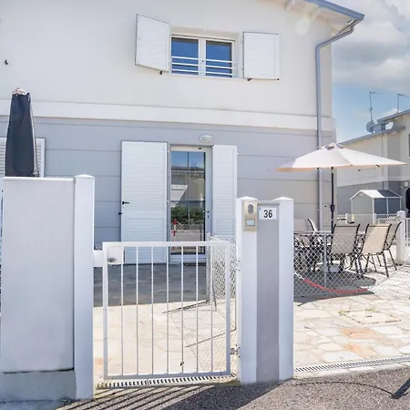 Villa Guesthost - Ravenna Bright & Renewed Villino